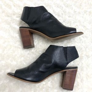 Steve Madden Nonstp Black Open Toes Booties
